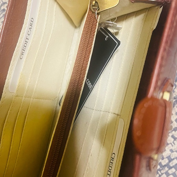 Union Code Wallet - Picture 3 of 3